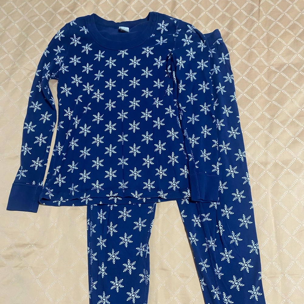 hanna andersson navy snowflake pajama set